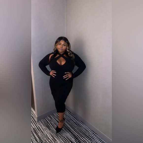 Fashion Nova Dresses & Skirts - Black Midi Sweater Dress - XL